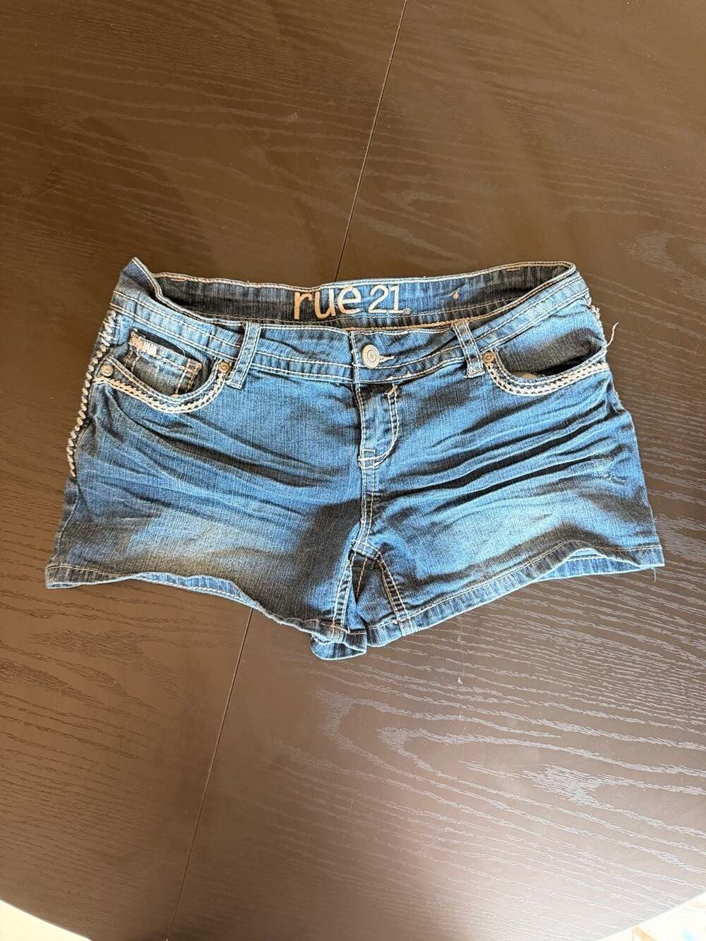 rue21 Embroidered Flap Pocket mini Jean Shorts Size 3/4